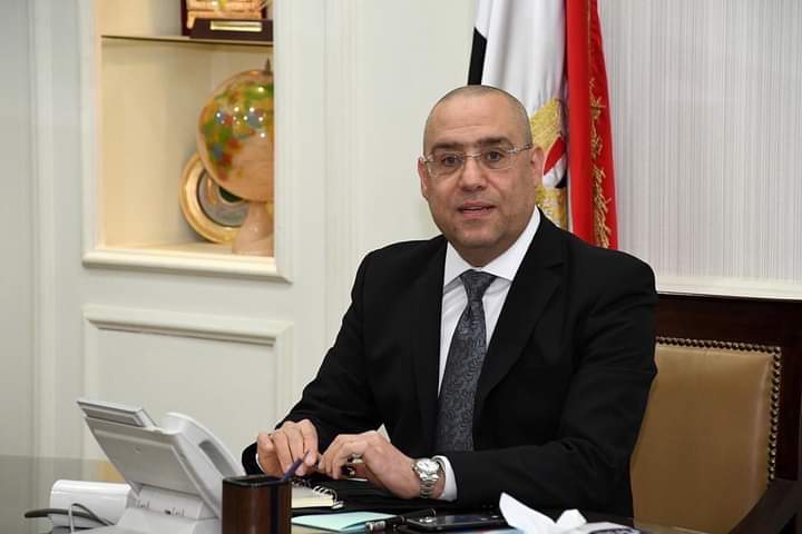 وزير الإسكان يتابع ما يتم تنفيذه من مشروعات بمدينة برج العرب الجديدة