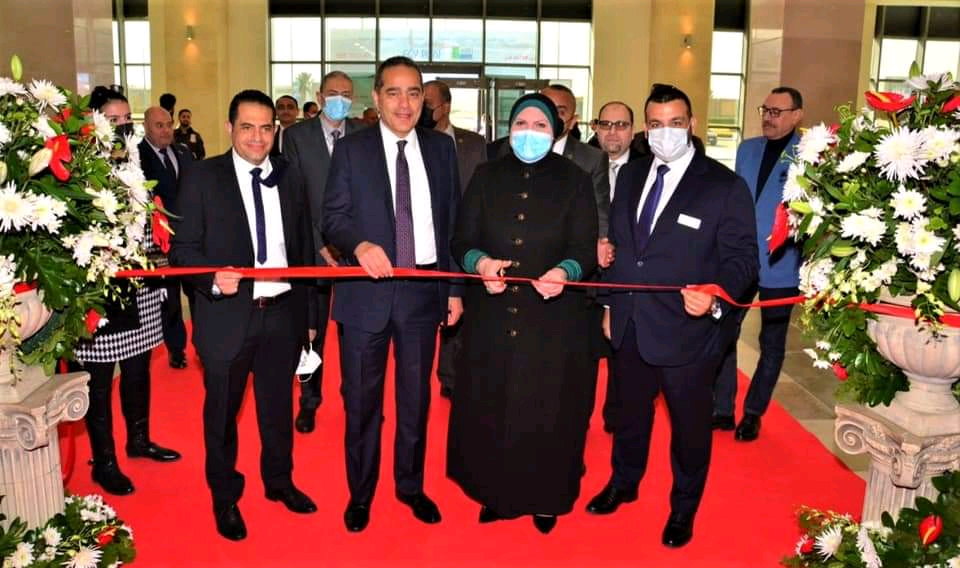 وزيرة التجارة والصناعة تفتتح معرض إيجى بلاست المتخصص في صناعة البلاستيك