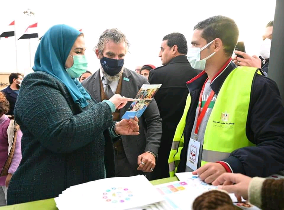 وزيرة التضامن الإجتماعي وممثل يونيسيف بالقاهرة يتفقدان أنشطة الوزارة بالدورة الـ ٥٣ لمعرض القاهرة الدولي للكتاب