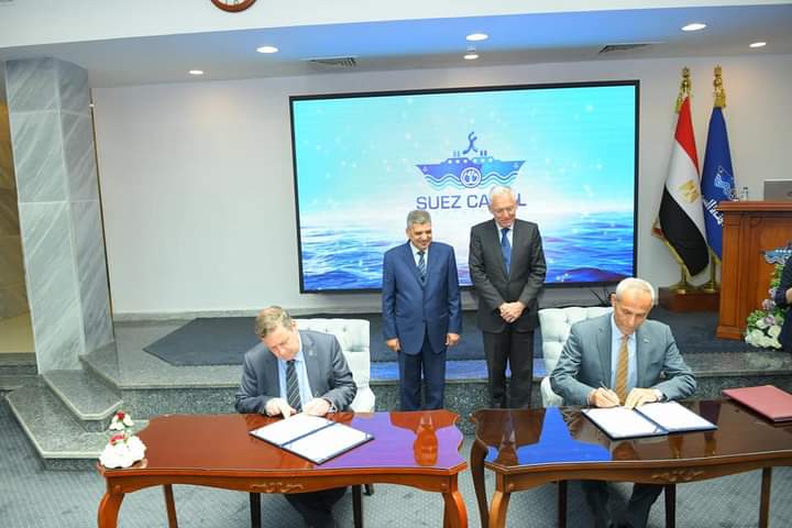 رئيس هيئة قناة السويس يلتقي رئيس غرفة الملاحة الدولية .. ويشهدان توقيع مذكرة تفاهم للتعاون المشترك
