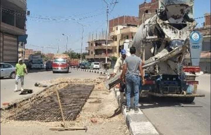معالجة هبوط أرضي بطريق دائري بمنيا القمح بمحافظة الشرقية