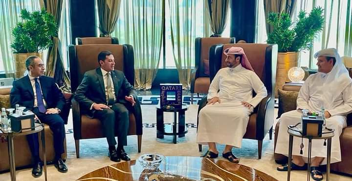 الرئيس التنفيذي لهيئة الاستثمار يلتقي رئيس غرفة التجارة والصناعة القطرية