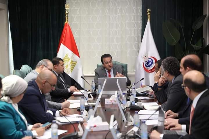 القائم بأعمال وزارة الصحة يباشر مهام العمل من مقر الوزارة بالعاصمة الإدارية الجديدة