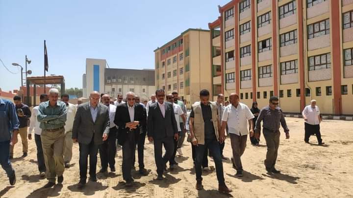 محافظ الجيزة يتابع نسب الانجازات في مشروعات التعليم والصحة بقرى حياة كريمة