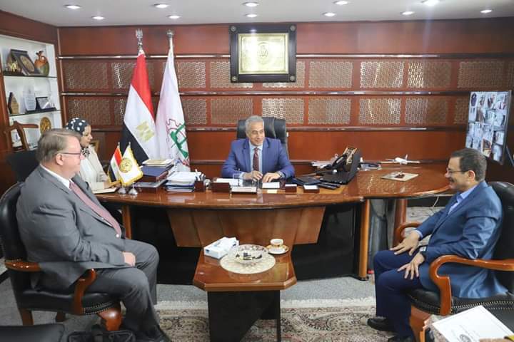وزير القوى العاملة يلتقي استشاري الإستراتيجية الوطنية للتشغيل ومدير مكتب منظمة العمل الدولية 