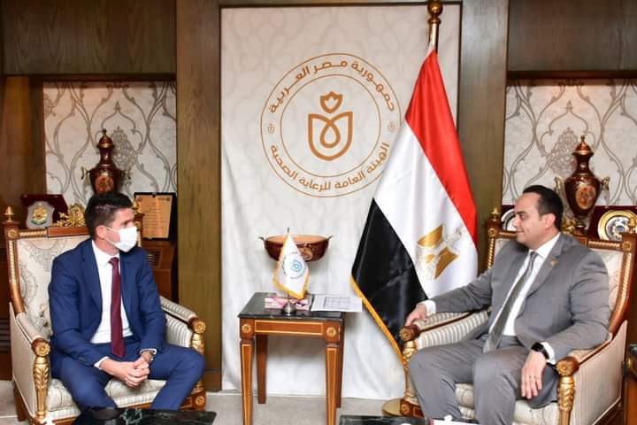 رئيس هيئة الرعاية الصحية يناقش فرص التعاون مع مسئولي أحد الشركات الألمانية 