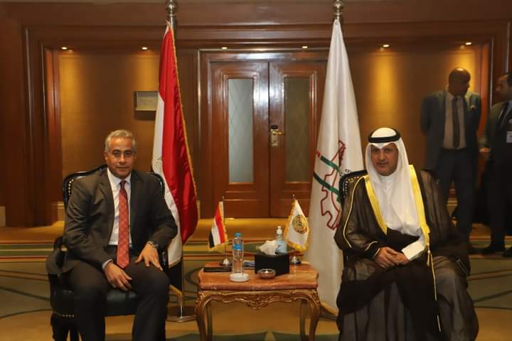 وزير القوى العاملة يلتقي رئيس الوفد الكويتي المشارك في مؤتمر العمل العربي
