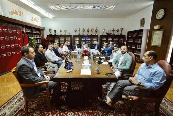 أبرزها العامري فاروق رئيسًا لبعثة فريق الكرة بتونس.. تعرف على قرارات مجلس إدارة الأهلي اليوم 