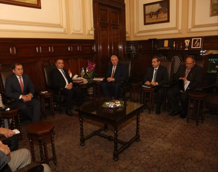 وزير الزراعة يبحث مع رئيس مجلس القطن الأوزبكستاني آفاق التعاون المشترك بين البلدين