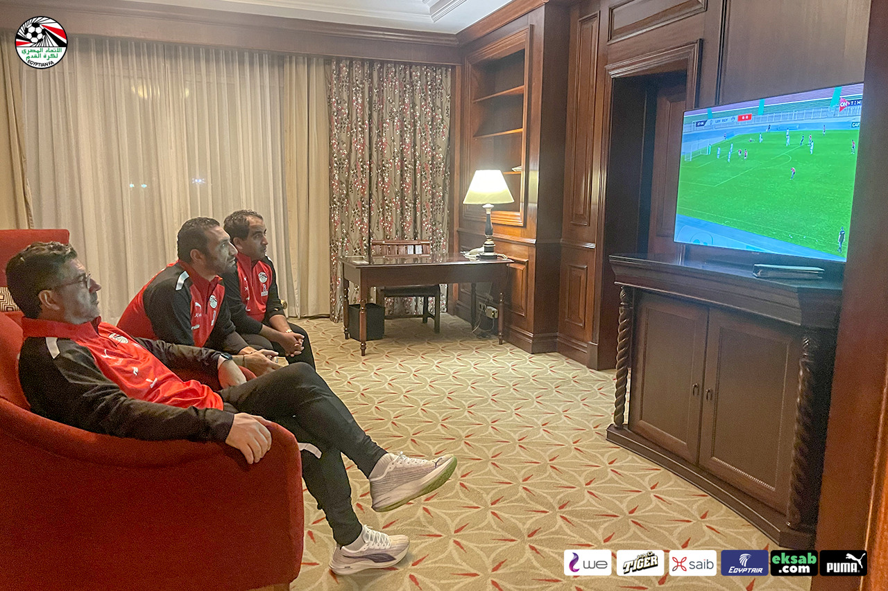 روي فيتوريا يتابع مباراة مصر وليبيا في تصفيات شمال أفريقيا