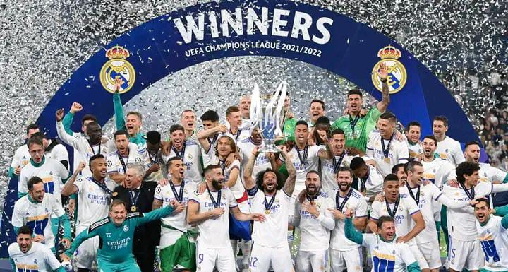 ريال مدريد يحصل على جائزه افضل ناد في العالم 2022