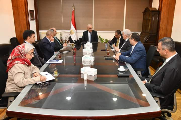 وزير الإسكان يتابع الموقف التنفيذي لمشروع سد ومحطة 