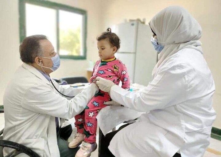 الوحدة المحلية بالبحيرة تقدم خدمات طبية وجلسات توعوية حول مخاطر الزيادة السكانية
