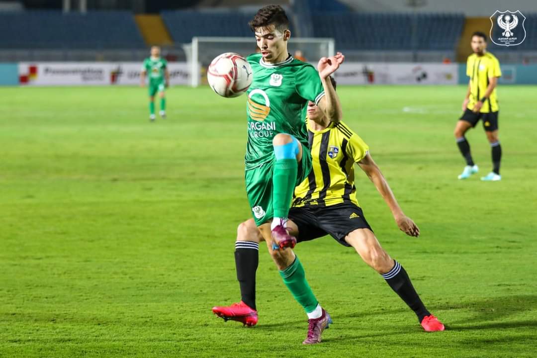 دغموم يحصد جائزة أفضل لاعب من مباراة المصري والمقاولون