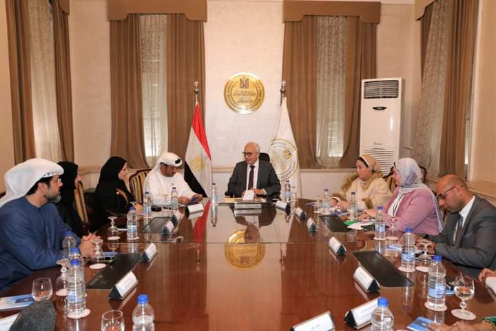 وزير التعليم يلتقى بوفد الأمانة العامة للتعريف برسالة وأهداف جائزة خليفة التربوية في دورتها السادسة عشر