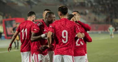 الأهلي يعود إلى سكة الأنصارات بثنائية في مرمى فاركو في الوقت القاتل 