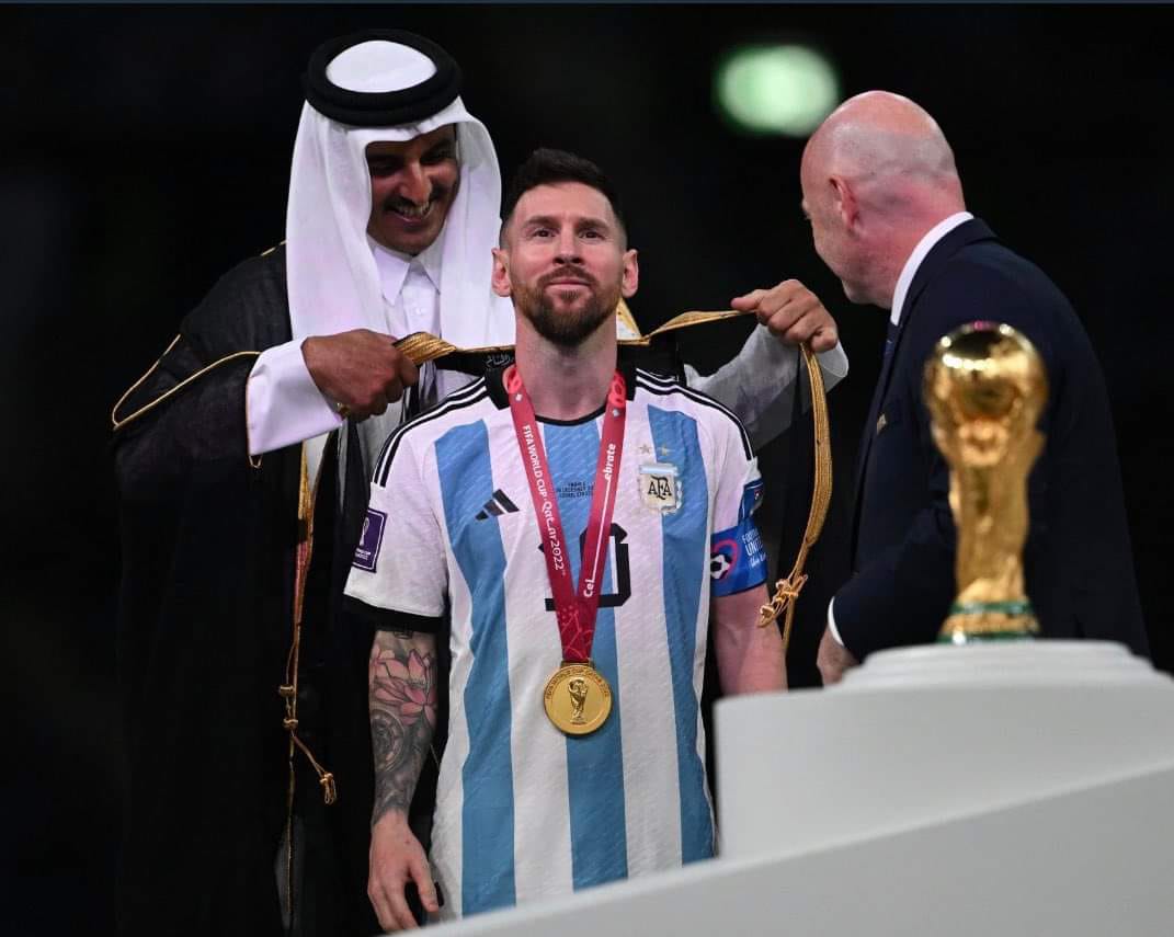 بمبلغ خيالي.. عماني يعرض شراء “بشت” ميسي في كأس العالم 