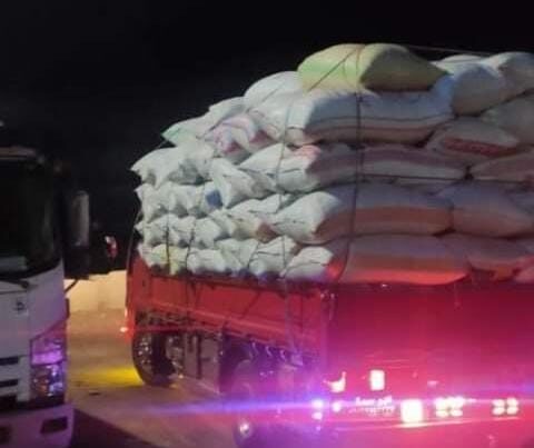 ضبط 27 طن أرز شعير قبل تهريبهم وبيعهم بالسوق السوداء بأحد المخازن بالشرقية