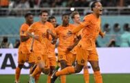 نجم هولندا يعلق علي مواجهة ميسي في الدور ربع النهائي من كأس العالم 
