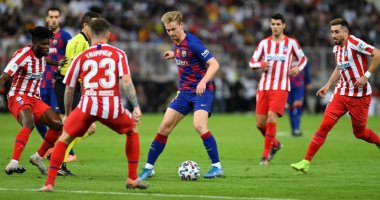 قبل القمة النارية.. معلق مباراة برشلونة وأتلتيكو مدريد وتردد القنوات الناقلة