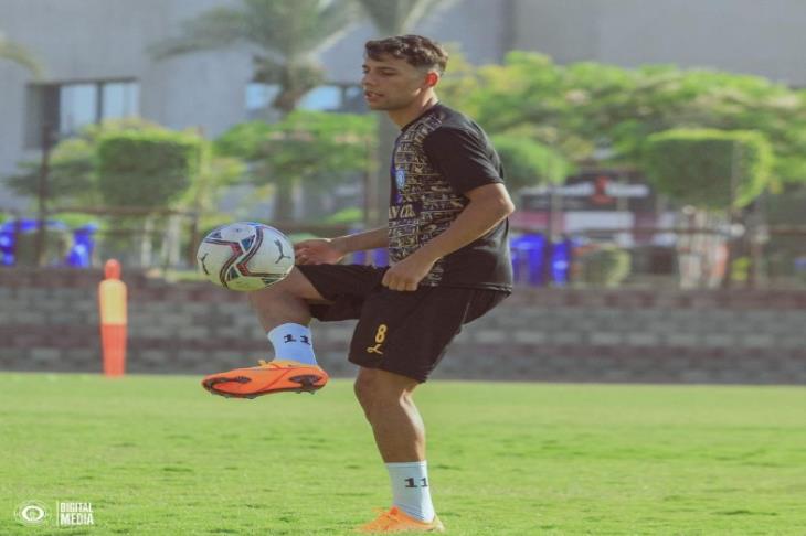 بـ 18 مليون جنيه.. أسوان يعلن إعارة بلحاج إلى الزمالك رسمياً