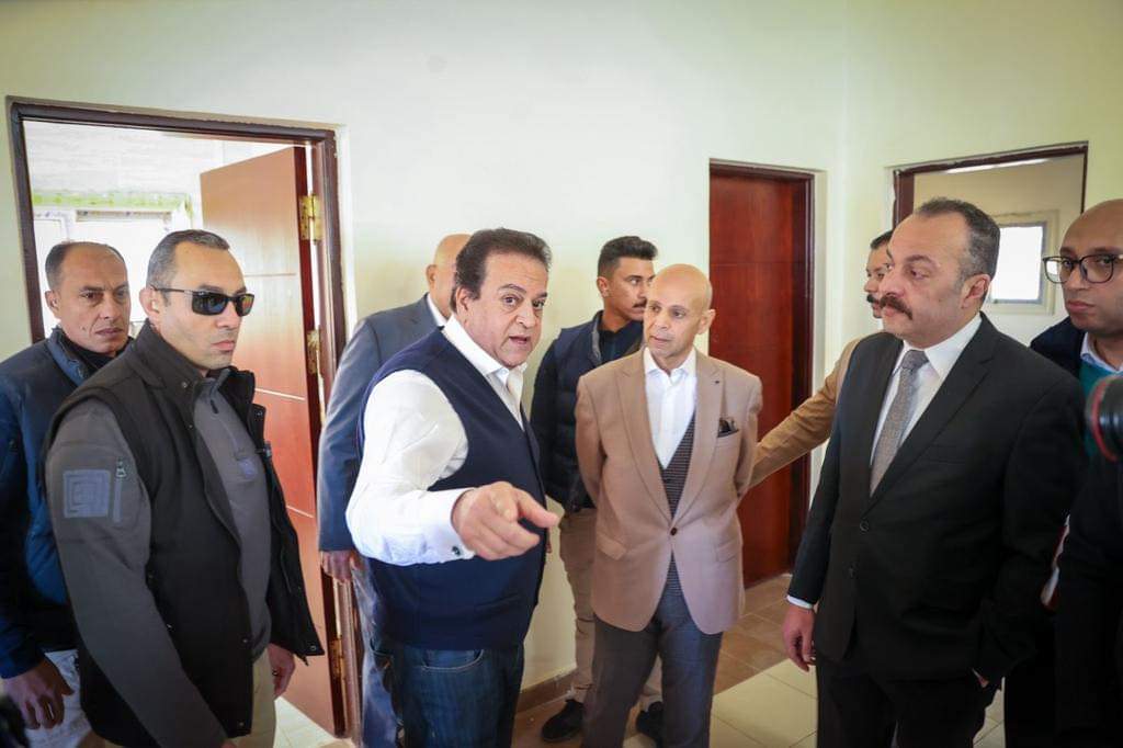 في بداية جولته بمحافظة الشرقية  وزير الصحة يتفقد مستشفى الحسينية المركزي ومركز طب أسرة ووحدة إسعاف سعود