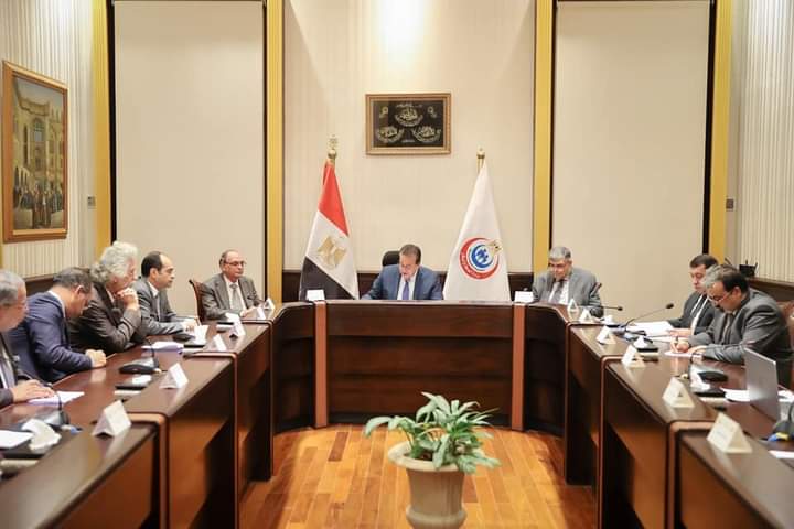 وزير الصحة يؤكد أهمية دور لجنة «دراسة تحسين أحوال الأطباء» وحرصه على تحسين اوضاع جميع العاملين بالقطاع الصحي