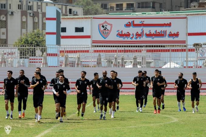 فيريرا يُقلل الحمل البدني للاعبي الزمالك لمواجهة الترجي بدوري الأبطال 