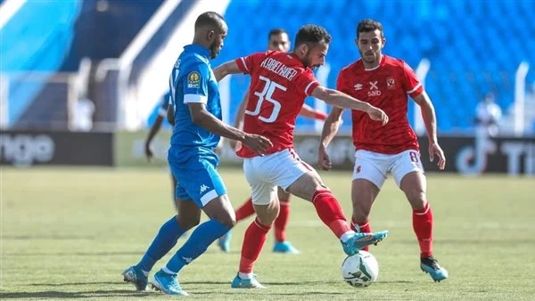 الكاف يطالب الأهلي بزيادة عدد جماهير الهلال لهذا العدد