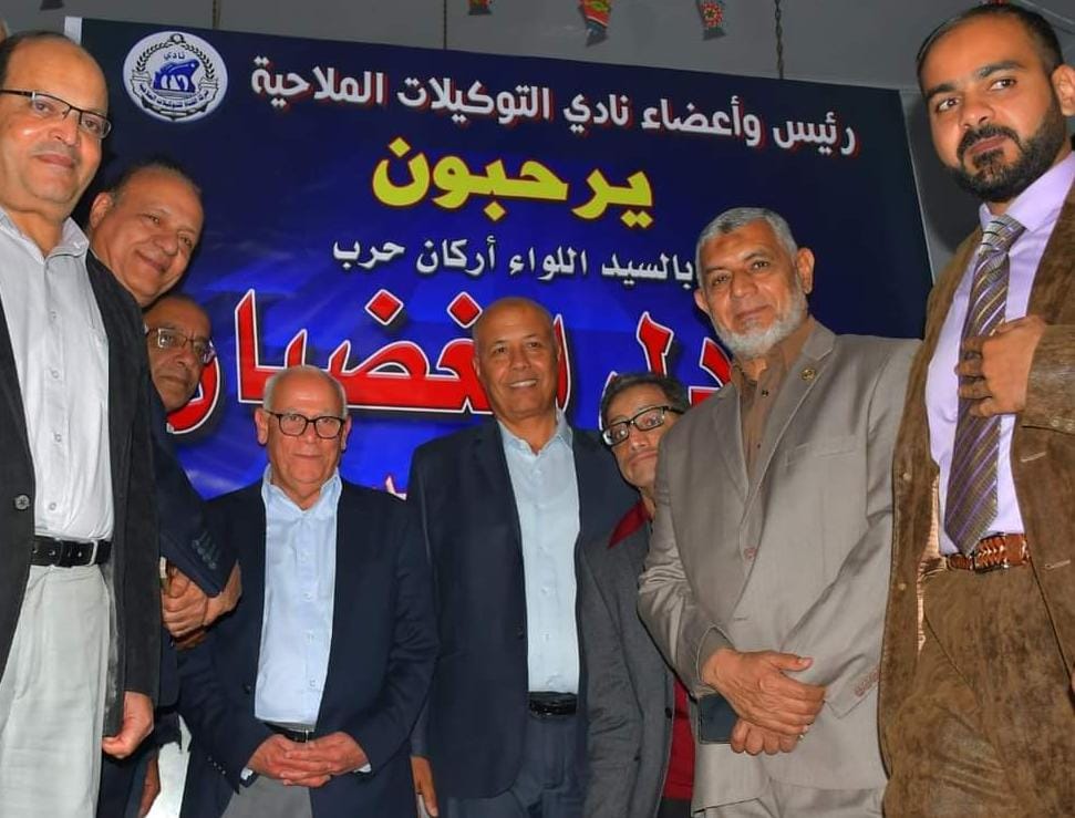 محافظ بورسعيد يزور نادي التوكيلات الملاحية ويلتقي  أعضاء النادي