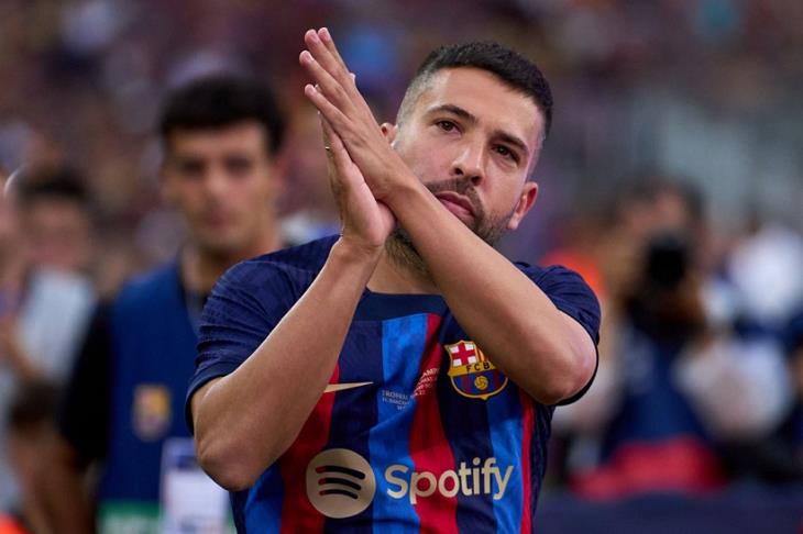 بعد مسيرة دامت 13 عام برشلونة يعلن رحيل ألبا.. تعرف على أبرز أرقامه