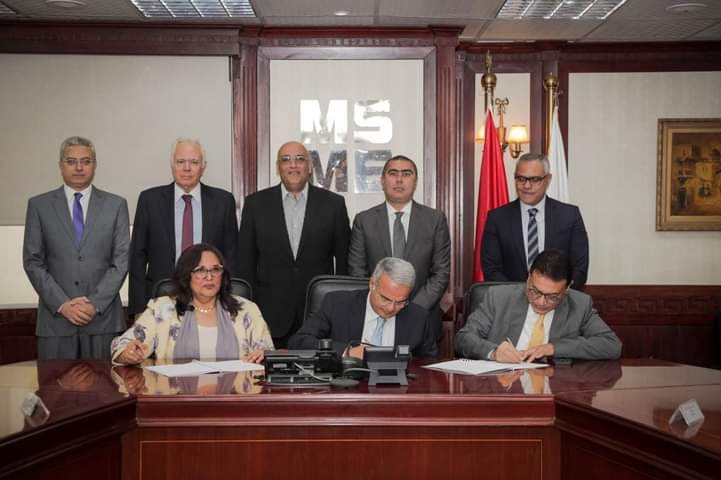 توقيع عقد تمويل بين جهاز تنمية المشروعات وشركة بدايتي للتمويل متناهي الصغر بمبلغ 100مليون جنيه