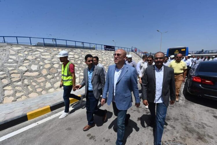 وزير الإسكان يتفقد محطة معالجة الصرف الصحي بنظام المعالجة الثنائية بمدينة النوبارية الجديدة