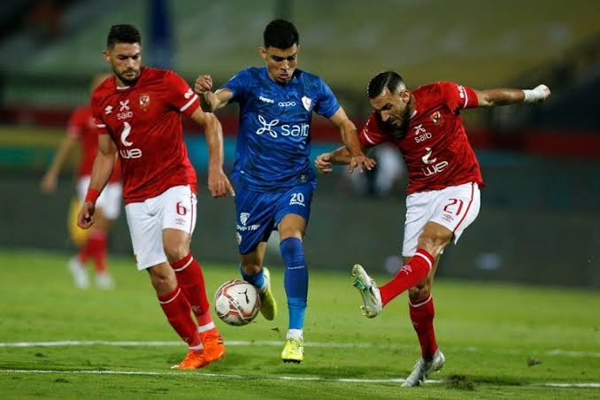 مفاجأة صادمة للزمالك بشأن طاقم تحكيم مباراة القمة