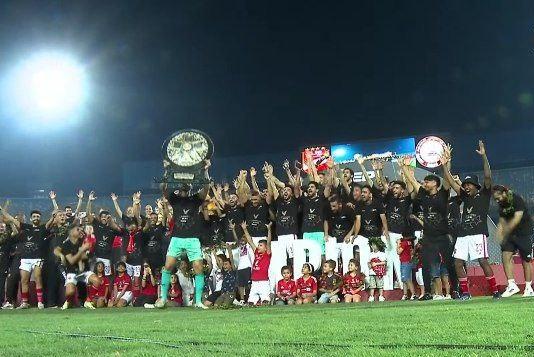 الأهلي يتوج بدرع الدوري للمرة الـ43 في تاريخة