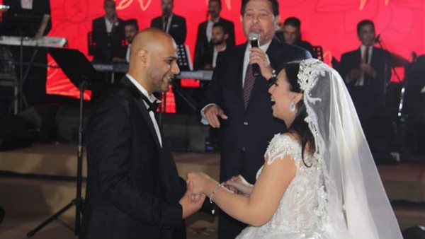 أمس.. هاني شاكر يحيي حفل زفاف نجلة وزير المالية