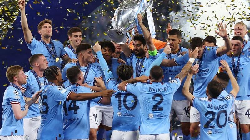 مانشستر سيتي ينتظر موقف لاعبه من عرض النصر السعودي 
