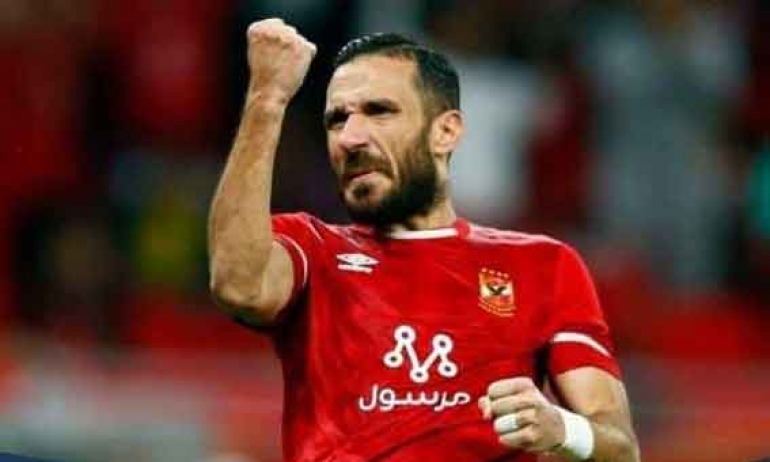 علي معلول يحسم الجدل حول مصيره مع الأهلي وانتقاله للدوري الخليجي