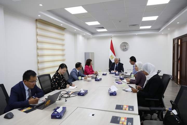 وزير التعليم العالي يستقبل وفد شركة هواوى العالمية لبحث سبل التعاون المشترك