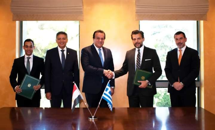 توقيع بروتوكول تعاون بين وزارة الصحة ومجموعة أثينا للاستثمار في القطاع الطبي بمصر