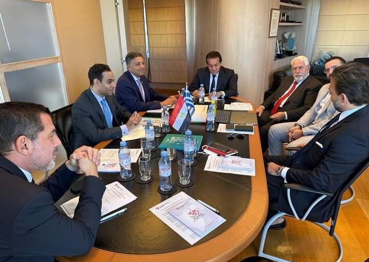 الصحة تطلق خطة متكاملة لدعم مرضى الأمراض النادرة وتوفير أجهزة سكر ذكية للأطفال