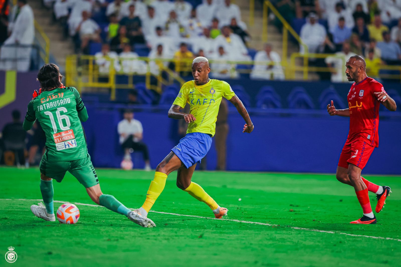 النصر يتعادل أمام أبها في الدوري