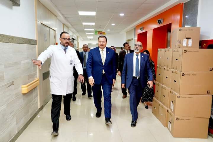 رئيس الرقابة الصحية بجولة تفقدية لأول مستشفى حكومي بالعاصمة الادارية
