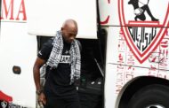 لاعبو الزمالك يدعمون غزة بشال فلسطين