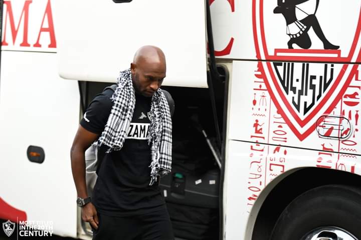 لاعبو الزمالك يدعمون غزة بشال فلسطين