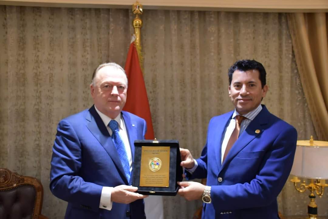 وزير الرياضة يلتقي رئيس الاتحاد الدولي للجودو لبحث سبل التعاون المشترك 