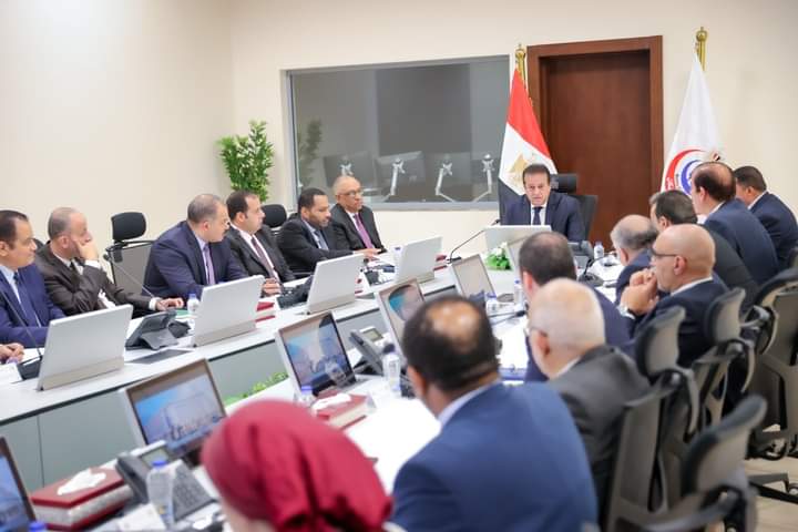 وزير الصحة يوجه بتكثيف الزيارات الميدانية لوكلاء الوزارة لتذليل المعوقات للمواطنون