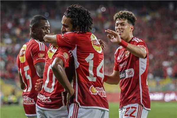 الأهلي يستمر في توهجه ويقسو على الإسماعيلي بثلاثة أهداف