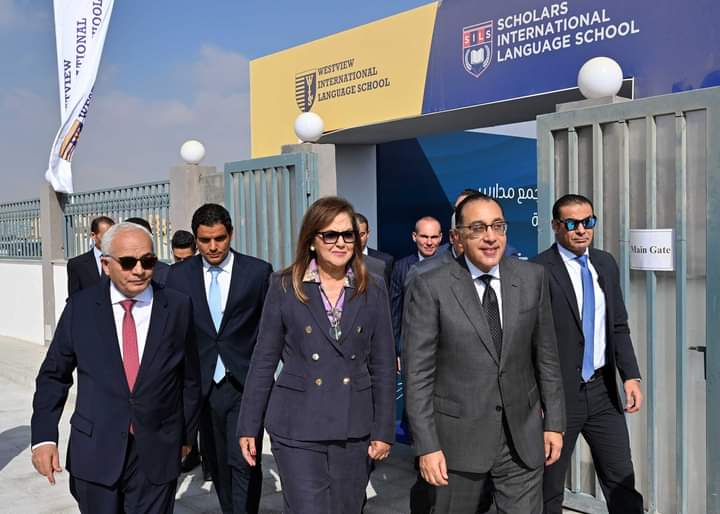 رئيس الوزراء يتفقّد بعض المدارس بـ 