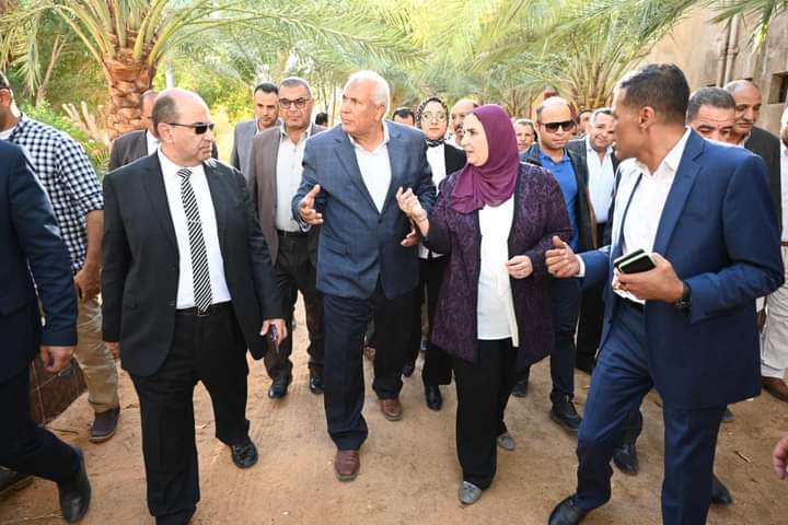 وزيرة التضامن تتفقد بيوت الطلبة ومركز تأهيل الأشخاص ذوي الإعاقة بالوادى الجديد